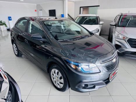 CHEVROLET Onix Hatch 1.4 4P FLEX LT, Foto 4