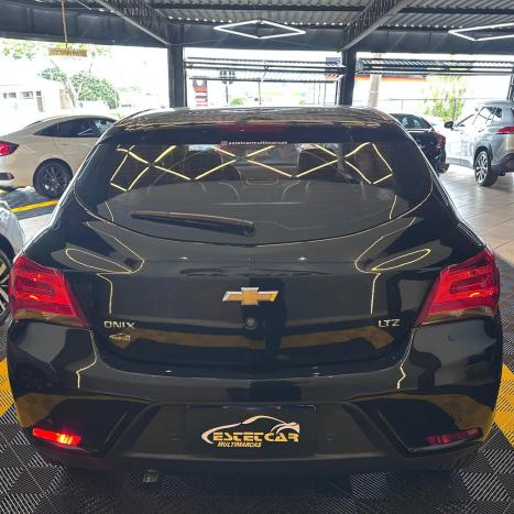 CHEVROLET Onix Hatch 1.4 4P FLEX LTZ AUTOM�TICO, Foto 6