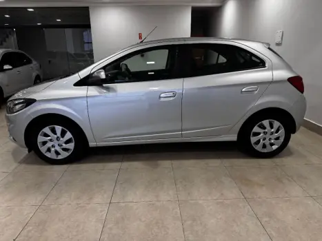 CHEVROLET Onix Hatch 1.4 4P FLEX LT, Foto 4