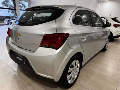 CHEVROLET Onix Hatch 1.4 4P FLEX LT, Foto 5
