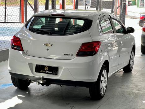 CHEVROLET Onix Hatch 1.4 4P FLEX LT, Foto 4