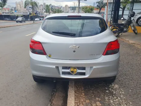 CHEVROLET Onix Hatch 1.4 4P FLEX LTZ, Foto 7