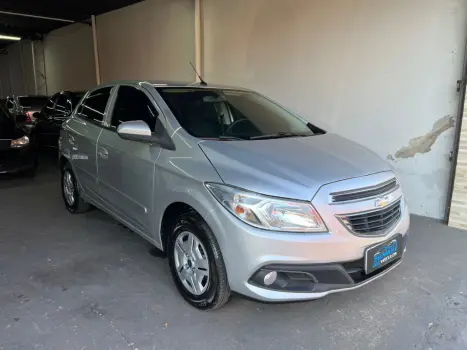 CHEVROLET Onix Hatch 1.0 4P FLEX LT, Foto 4