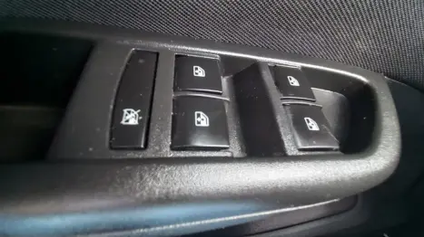 CHEVROLET Onix Hatch 1.0 4P FLEX LTZ TURBO AUTOM�TICO, Foto 15