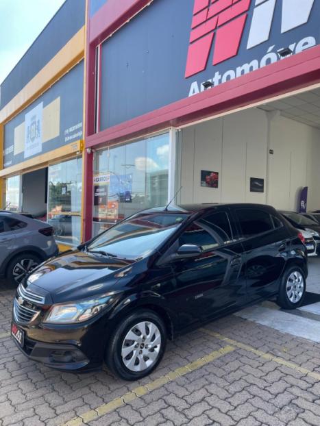 CHEVROLET Onix Hatch 1.4 4P FLEX LT, Foto 2