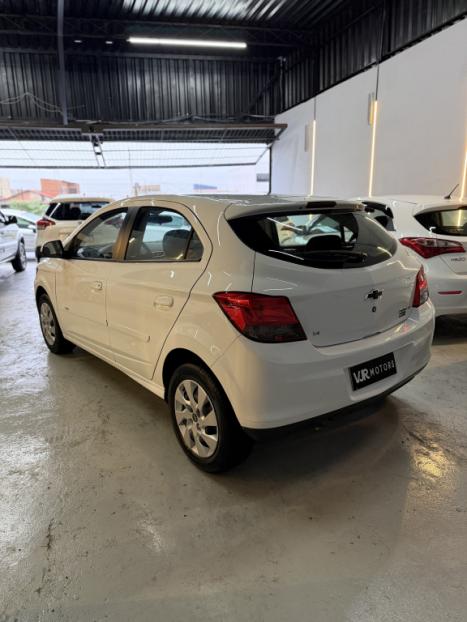 CHEVROLET Onix Hatch 1.4 4P FLEX LT, Foto 6