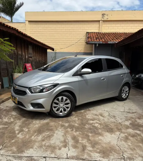 CHEVROLET Onix Hatch 1.4 4P FLEX LT, Foto 1
