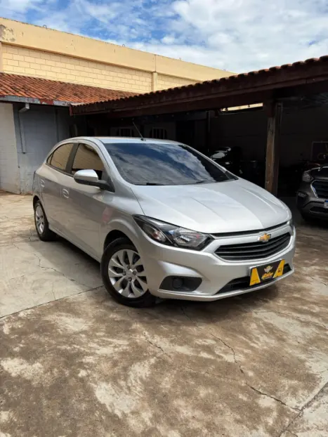 CHEVROLET Onix Hatch 1.4 4P FLEX LT, Foto 3