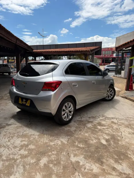 CHEVROLET Onix Hatch 1.4 4P FLEX LT, Foto 6