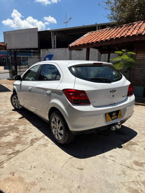 CHEVROLET Onix Hatch 1.4 4P FLEX LT, Foto 4