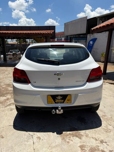 CHEVROLET Onix Hatch 1.4 4P FLEX LT, Foto 5