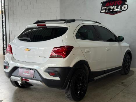 CHEVROLET Onix Hatch 1.4 4P FLEX ACTIV AUTOM�TICO, Foto 4