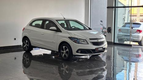 CHEVROLET Onix Hatch 1.4 4P FLEX LT, Foto 3