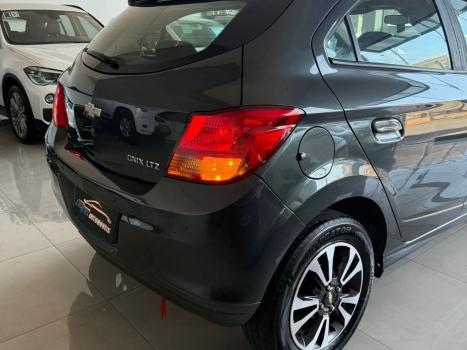 CHEVROLET Onix Hatch 1.4 4P FLEX LTZ, Foto 16