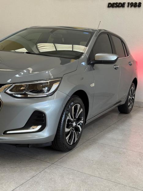 CHEVROLET Onix Hatch 1.0 12V 4P FLEX PREMIER 2 TURBO AUTOM�TICO, Foto 4