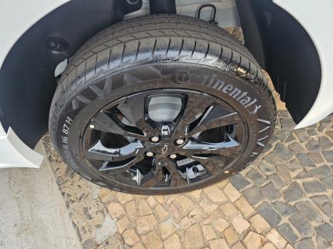 CHEVROLET Onix Hatch 1.0 12V 4P FLEX RS TURBO AUTOM�TICO, Foto 15