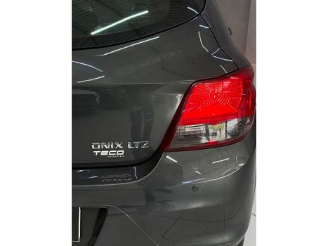 CHEVROLET Onix Hatch 1.4 4P FLEX LTZ, Foto 9