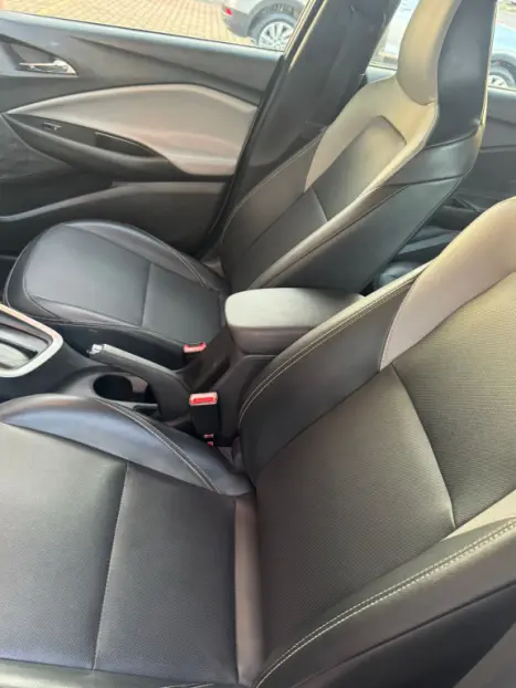 CHEVROLET Onix Hatch 1.0 12V 4P FLEX PREMIER 2 TURBO AUTOM�TICO, Foto 11