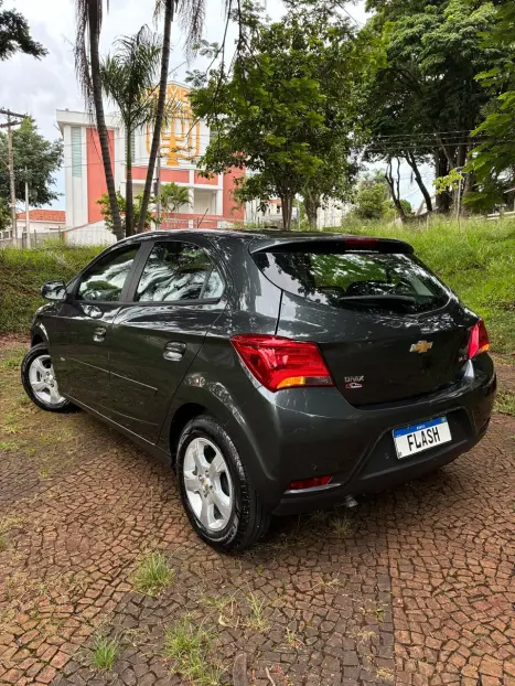 CHEVROLET Onix Hatch 1.4 4P FLEX LT, Foto 10