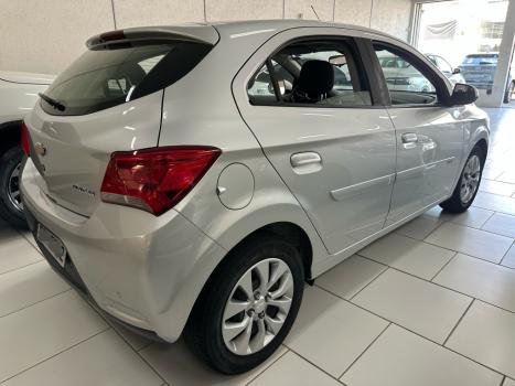 CHEVROLET Onix Hatch 1.4 4P FLEX LT AUTOM�TICO, Foto 8