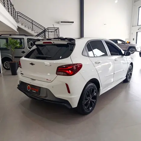 CHEVROLET Onix Hatch 1.0 12V 4P FLEX RS TURBO AUTOM�TICO, Foto 4