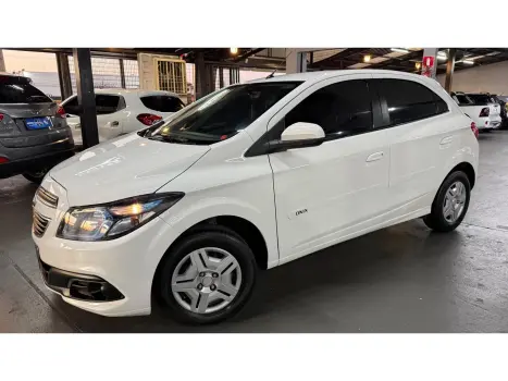 CHEVROLET Onix Hatch 1.0 4P FLEX LT, Foto 2
