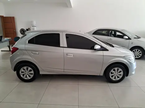 CHEVROLET Onix Hatch 1.0 4P FLEX LS, Foto 3