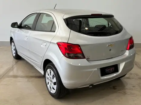 CHEVROLET Onix Hatch 1.4 4P FLEX LT, Foto 3