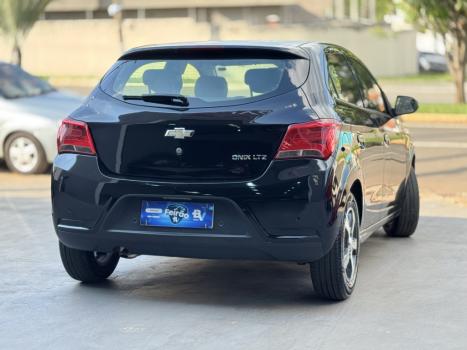 CHEVROLET Onix Hatch 1.4 4P FLEX LTZ AUTOM�TICO, Foto 3