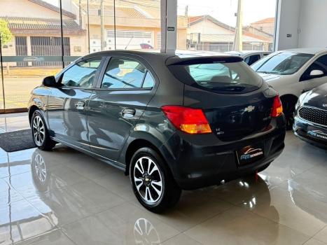 CHEVROLET Onix Hatch 1.4 4P FLEX LTZ, Foto 4