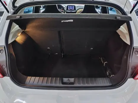 CHEVROLET Onix Hatch 1.0 12V 4P FLEX PREMIER 2 TURBO AUTOM�TICO, Foto 17