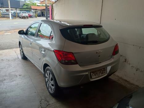 CHEVROLET Onix Hatch 1.4 4P FLEX LT, Foto 3