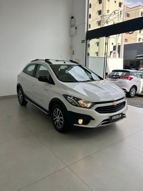 CHEVROLET Onix Hatch 1.4 4P FLEX ACTIV, Foto 2