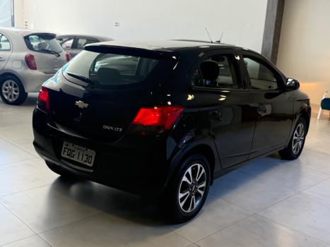 CHEVROLET Onix Hatch 1.4 4P FLEX LTZ, Foto 6