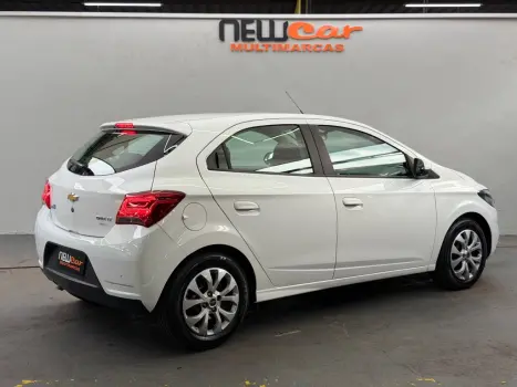 CHEVROLET Onix Hatch 1.4 4P FLEX LT, Foto 2