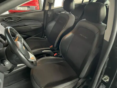 CHEVROLET Onix Hatch 1.4 4P FLEX ACTIV AUTOM�TICO, Foto 9