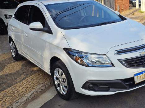 CHEVROLET Onix Hatch 1.4 4P FLEX LT, Foto 5