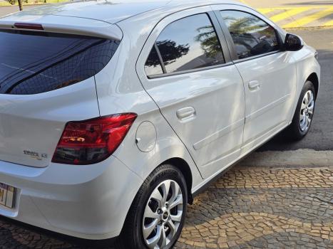 CHEVROLET Onix Hatch 1.4 4P FLEX LT, Foto 6