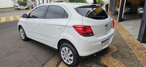 CHEVROLET Onix Hatch 1.4 4P FLEX LT, Foto 6