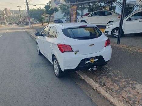 CHEVROLET Onix Hatch 1.4 4P FLEX LT, Foto 2