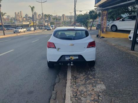 CHEVROLET Onix Hatch 1.4 4P FLEX LT, Foto 3