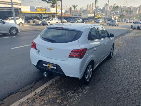 CHEVROLET Onix Hatch 1.4 4P FLEX LT, Foto 4