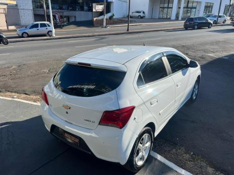 CHEVROLET Onix Hatch 1.0 12V 4P FLEX LT, Foto 6