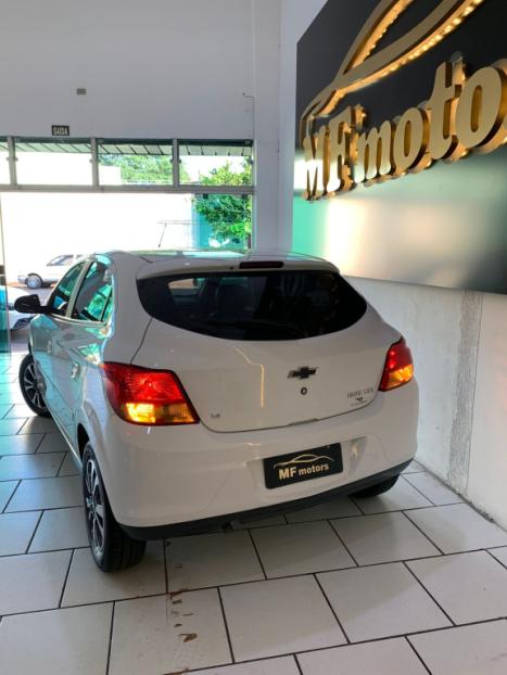 CHEVROLET Onix Hatch 1.4 4P FLEX LTZ, Foto 3