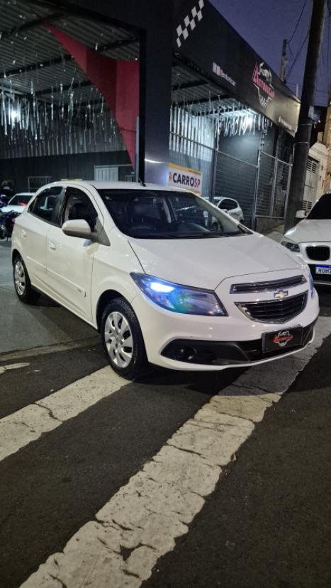 CHEVROLET Onix Hatch 1.4 4P FLEX LT AUTOM�TICO, Foto 3