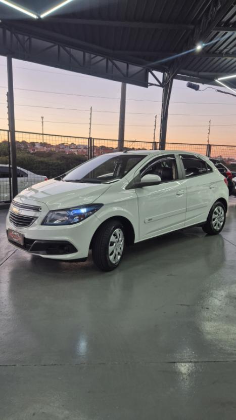 CHEVROLET Onix Hatch 1.4 4P FLEX LT AUTOM�TICO, Foto 4