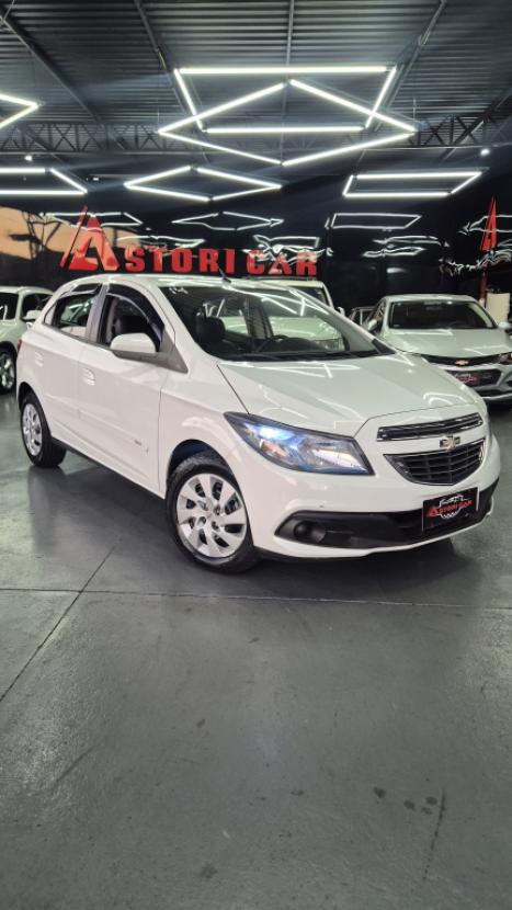 CHEVROLET Onix Hatch 1.4 4P FLEX LT AUTOM�TICO, Foto 2
