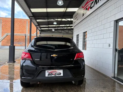 CHEVROLET Onix Hatch 1.0 12V 4P FLEX LT, Foto 4
