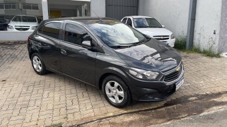 CHEVROLET Onix Hatch 1.4 4P FLEX LT AUTOM�TICO, Foto 3
