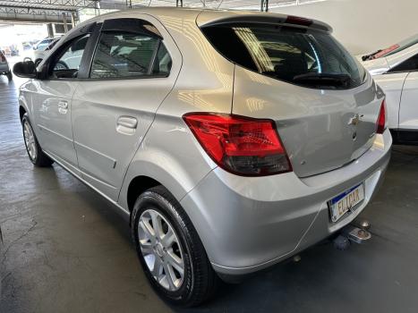 CHEVROLET Onix Hatch 1.4 4P FLEX LT, Foto 2